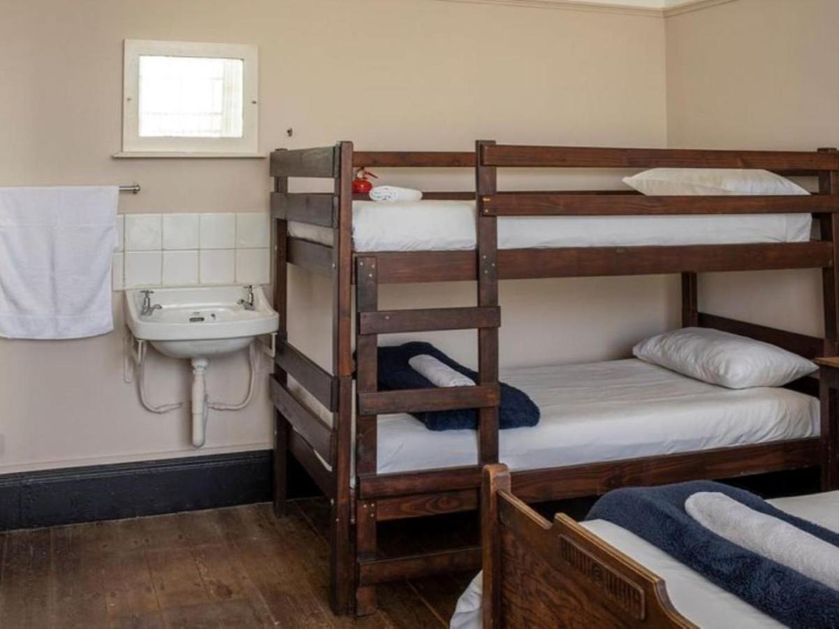 The Lenox Hostel Cape Town Room photo
